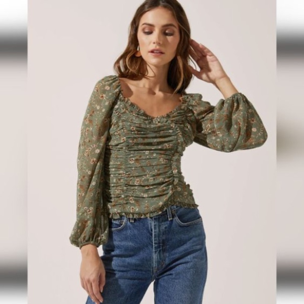 ASTR Small Floral Green Ruched Women's Top